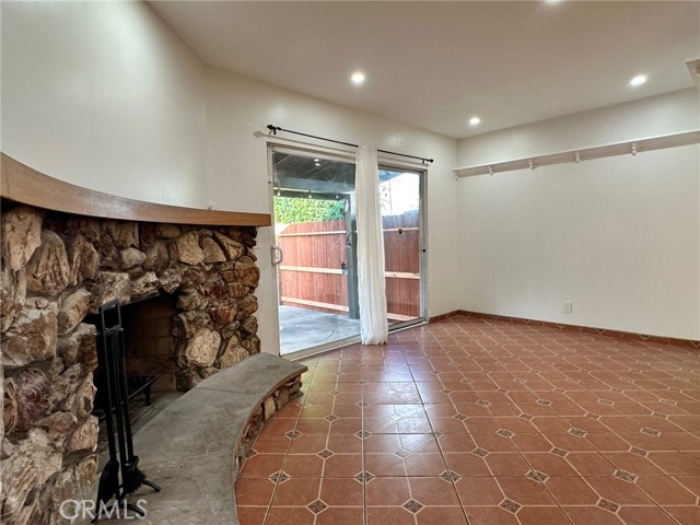 Detail Gallery Image 13 of 31 For 16817 San Fernando Mission, Granada Hills,  CA 91344 - 3 Beds | 2 Baths