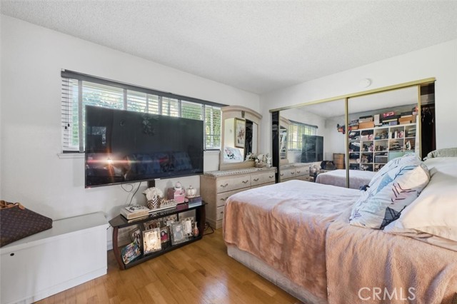 Image 35 of 72 For 6266 Shaker  