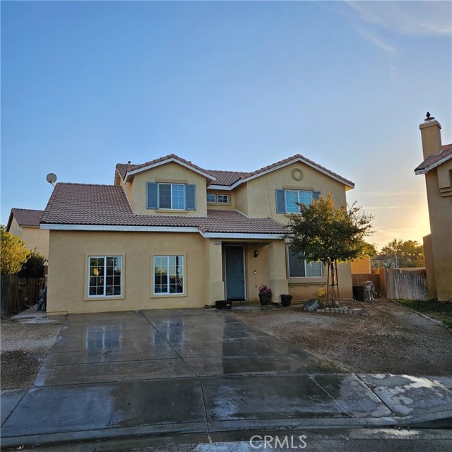 Detail Gallery Image 1 of 11 For 15519 Keokuk Way, Victorville,  CA 92395 - 5 Beds | 2/1 Baths