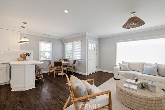 Detail Gallery Image 6 of 62 For 2209 Faymont Ave, Manhattan Beach,  CA 90266 - 4 Beds | 2/1 Baths