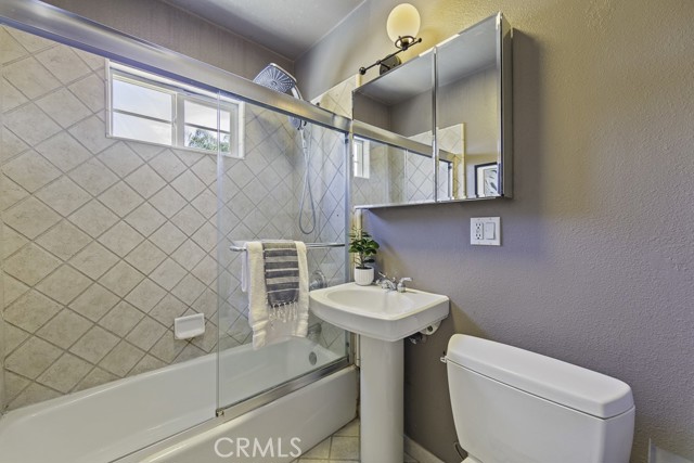 Detail Gallery Image 22 of 44 For 1832 N Brighton, Burbank,  CA 91506 - 2 Beds | 1 Baths