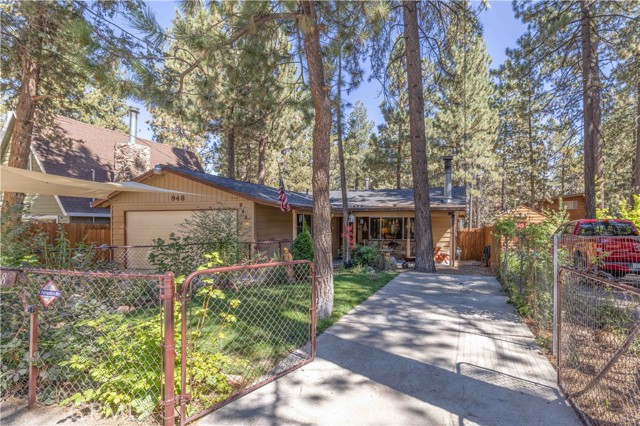 Detail Gallery Image 2 of 31 For 948 Michael Ave, Big Bear City,  CA 92314 - 2 Beds | 2 Baths