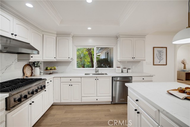 Detail Gallery Image 12 of 35 For 6907 Cherty Dr, Rancho Palos Verdes,  CA 90275 - 4 Beds | 4 Baths