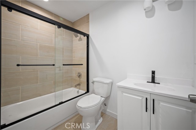 Detail Gallery Image 24 of 73 For 7445 Balcom Ave, Reseda,  CA 91335 - 4 Beds | 2 Baths