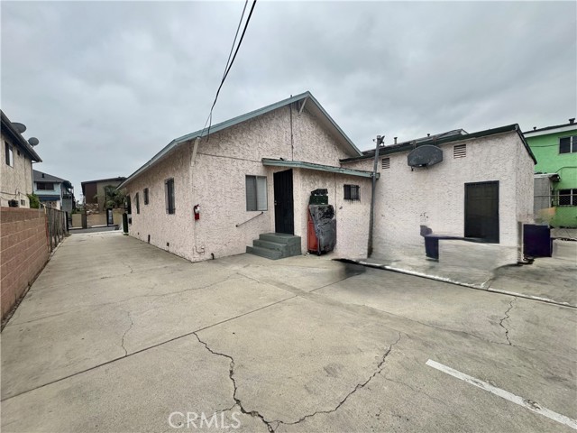 1021 E 12th Street, Long Beach CA: https://media.crmls.org/medias/58cfead1-1080-4e0e-9c18-06e1974c1467.jpg