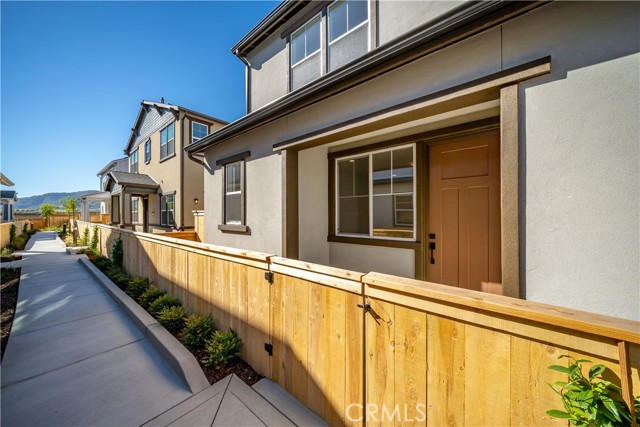 Detail Gallery Image 4 of 33 For 209 Foxtrot Ct, San Luis Obispo,  CA 93401 - 3 Beds | 2/1 Baths