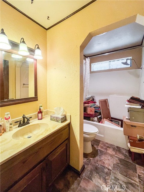 1125 Hemlock Lane, Big Bear City CA: https://media.crmls.org/medias/58d0df08-b917-4ef2-9e8d-4476dbe9e614.jpg