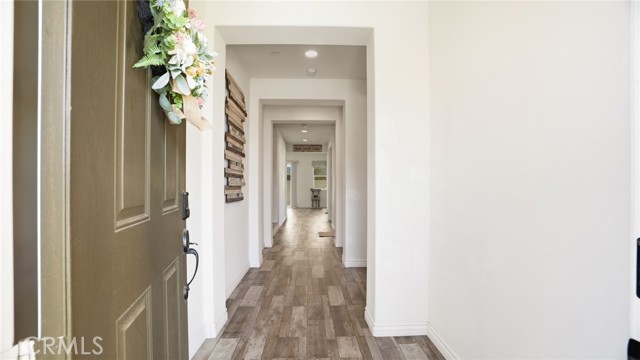 Detail Gallery Image 4 of 75 For 4727 W Vahan Ct, Lancaster,  CA 93536 - 5 Beds | 4 Baths