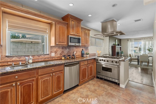 Detail Gallery Image 12 of 32 For 1108 Greenhedge St, Torrance,  CA 90502 - 3 Beds | 2 Baths