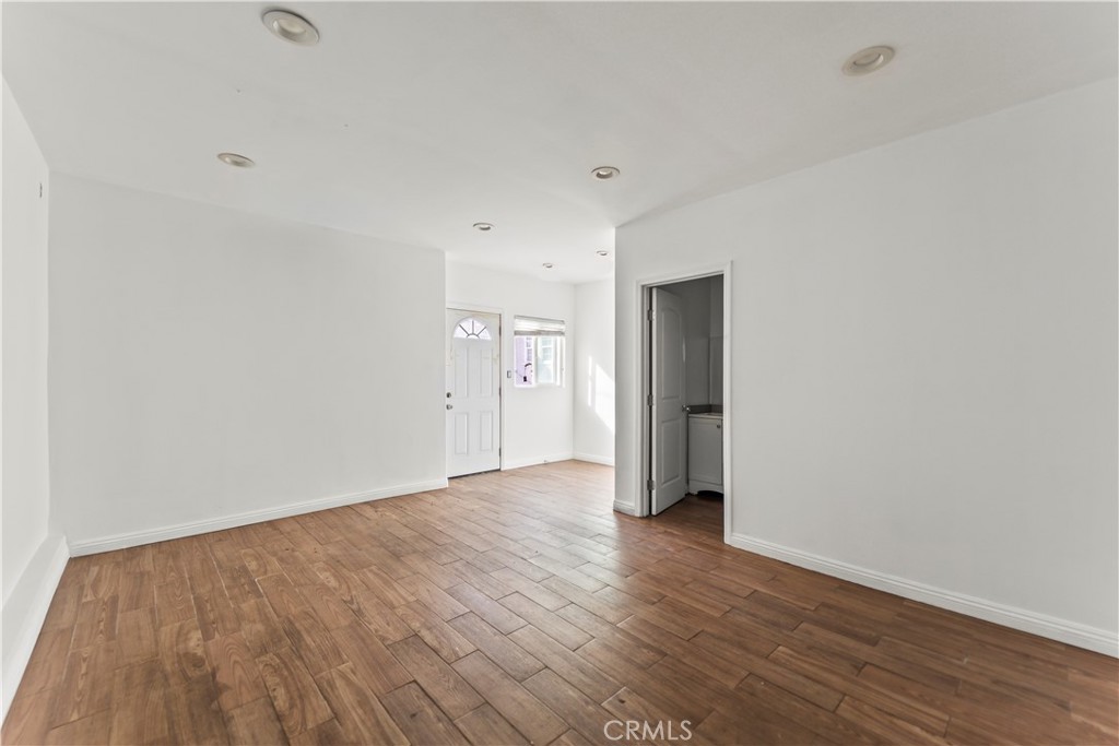 https://media.crmls.org/medias/58d20231-cc4d-471b-b109-adffa68522e3.jpg?preset=X-Large