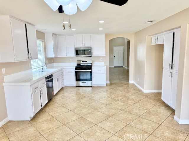 Detail Gallery Image 14 of 42 For 5220 Holstein Way, Jurupa Valley,  CA 92509 - 3 Beds | 2 Baths