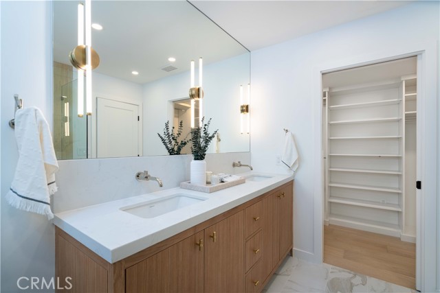 3521 Pine Avenue, Manhattan Beach, California 90266, 3 Bedrooms Bedrooms, ,2 BathroomsBathrooms,Residential,Sold,Pine,SB23138178