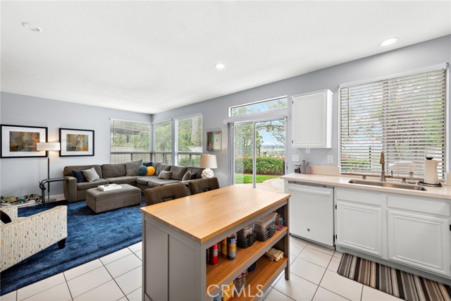 26 Hawksmoor, Aliso Viejo CA: https://media.crmls.org/medias/58d4b2c2-eee1-48c3-8b48-d13ad5ae6ca4.jpg