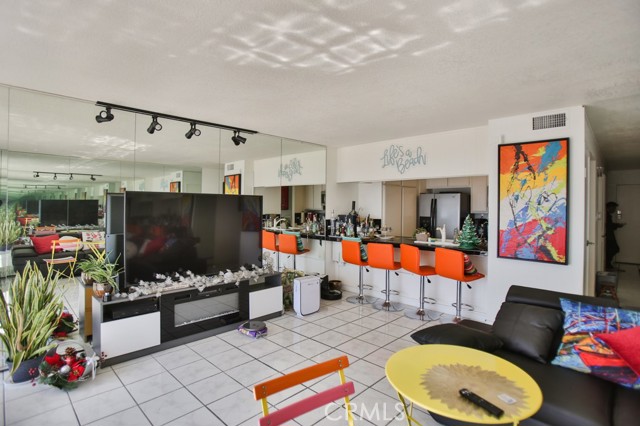 1750 E Ocean Boulevard, Long Beach CA: https://media.crmls.org/medias/58d5ba91-b722-4823-8530-1cee0ad49b76.jpg