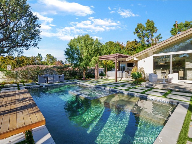 15 Dorado Place, Rolling Hills Estates, California 90274, 4 Bedrooms Bedrooms, ,2 BathroomsBathrooms,Residential,Sold,Dorado,SB22016341