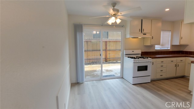 Detail Gallery Image 4 of 13 For 218 Avenida Rosa #2,  San Clemente,  CA 92672 - 2 Beds | 1/1 Baths