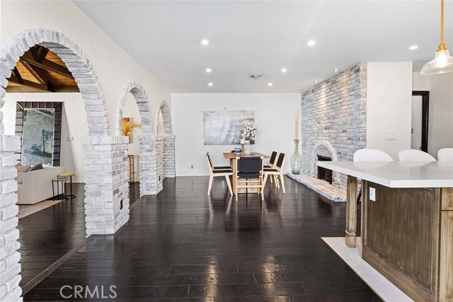 Detail Gallery Image 20 of 74 For 2950 N Lincoln St, Burbank,  CA 91504 - 3 Beds | 2 Baths