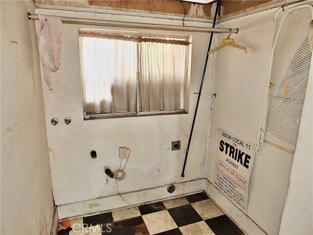 744 Gladys Avenue, Long Beach CA: https://media.crmls.org/medias/58d75cac-08ed-4216-98a5-b654507b0788.jpg