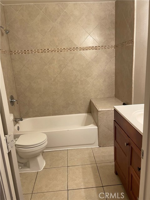 Detail Gallery Image 13 of 14 For 6141 Marbrisa, Huntington Park,  CA 90255 - 1 Beds | 1 Baths