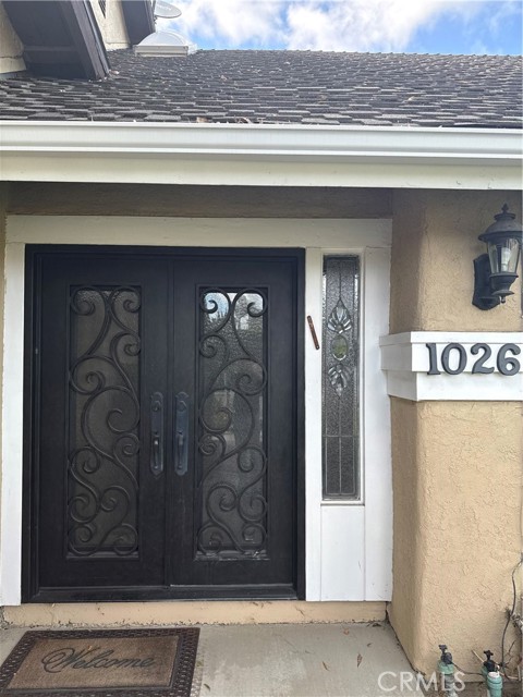 Detail Gallery Image 2 of 37 For 1026 Damascus Cir, Costa Mesa,  CA 92626 - 5 Beds | 3 Baths