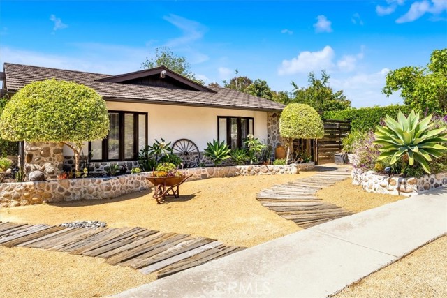 Image 11 of 72 For 27151 Mission Hills Drive