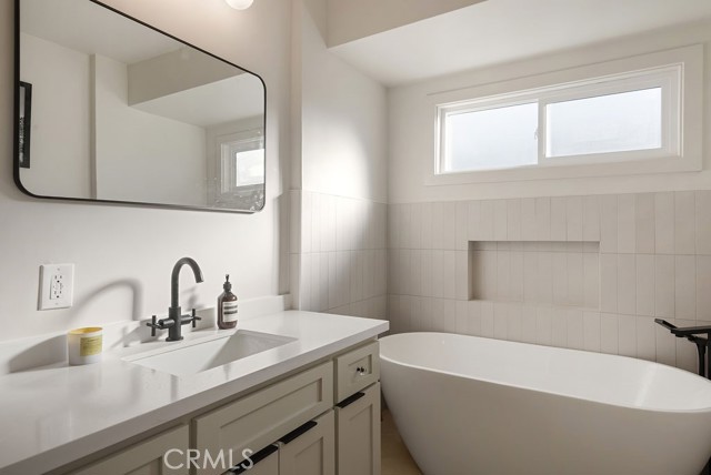 Detail Gallery Image 12 of 37 For 11623 S Dehn, Inglewood,  CA 90303 - 3 Beds | 2 Baths