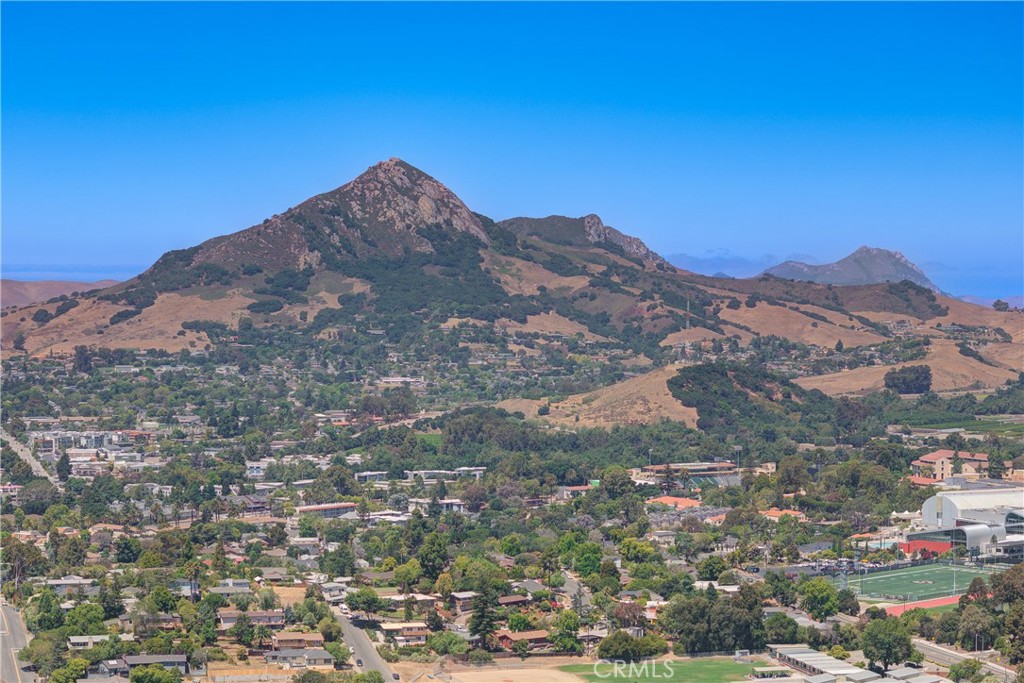 https://media.crmls.org/medias/58d8d56c-3b76-42e0-901a-5138a1bc587a.jpg?preset=X-Large