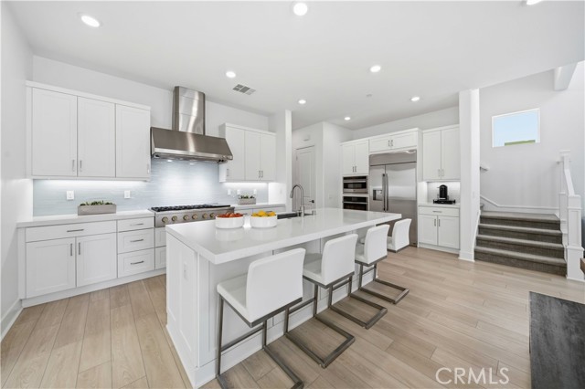 Detail Gallery Image 7 of 69 For 27516 Golden Currant Pl, Valencia,  CA 91381 - 4 Beds | 4/1 Baths