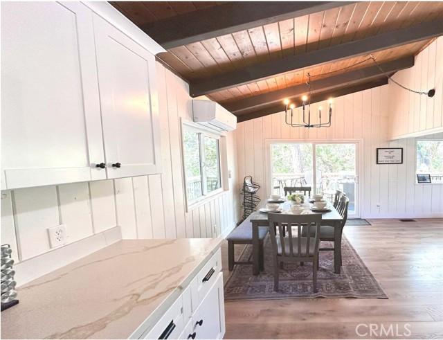 Detail Gallery Image 8 of 42 For 27809 North Bay Rd, Lake Arrowhead,  CA 92352 - 3 Beds | 2 Baths