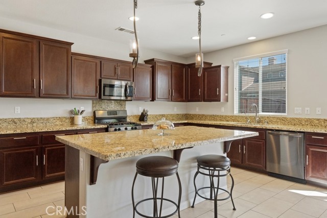 30151 Crestview Court, Menifee CA: https://media.crmls.org/medias/58db847a-8607-43cd-ab38-01b94e6304dc.jpg