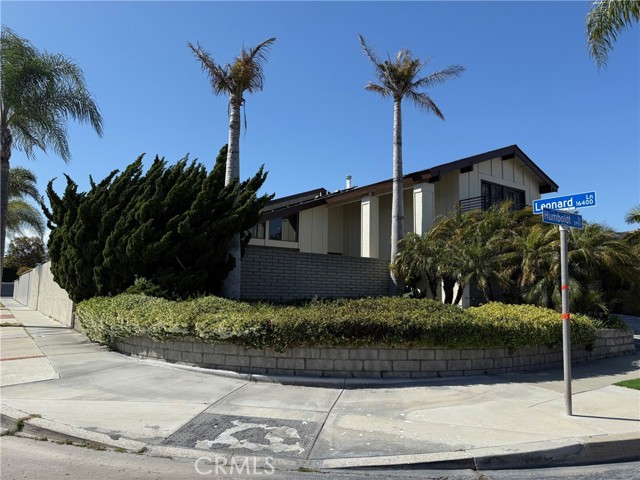Image 5 of 0 For 3953 Humboldt Drive