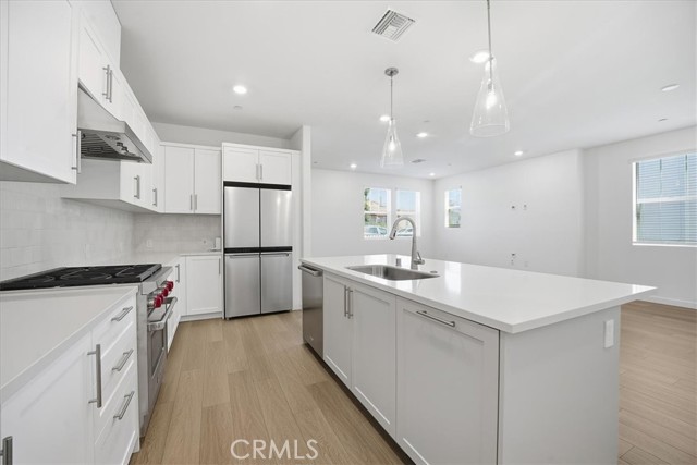 Detail Gallery Image 11 of 33 For 2378 Channel Drive #105,  Ventura,  CA 93003 - 4 Beds | 2/1 Baths