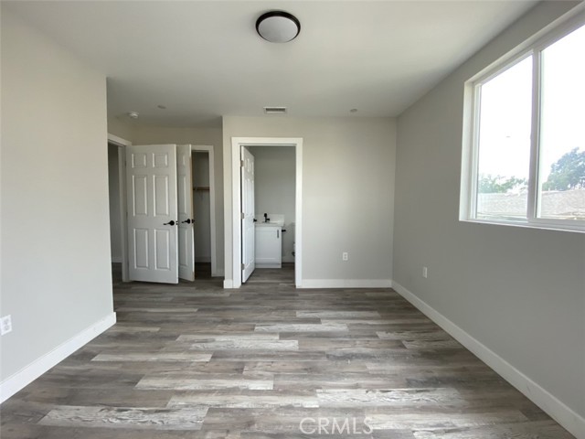 1031 N Cummings Street, Los Angeles CA: https://media.crmls.org/medias/58dca821-7530-4035-9066-ea8e97a9581c.jpg