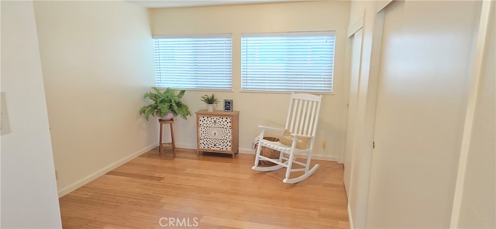 https://media.crmls.org/medias/58dde873-6cf6-495d-8b01-5d08261d54ae.jpg?preset=X-Large