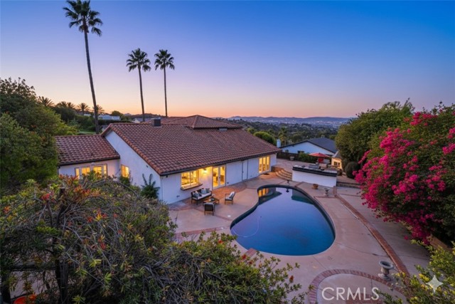 Front Image Thumbnail for CROC25250582