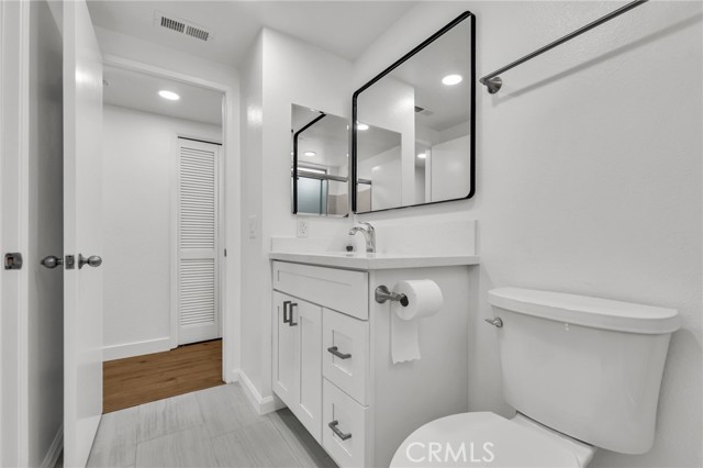 Detail Gallery Image 11 of 23 For 710 5th St, Hermosa Beach,  CA 90254 - 2 Beds | 2 Baths