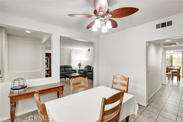 13576 Oxford Ct, Chino CA: https://media.crmls.org/medias/58df1036-ae13-4294-bcf9-71e08c4c6fab.jpg