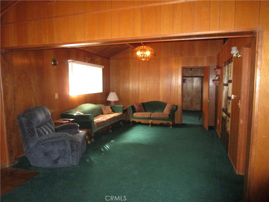 https://media.crmls.org/medias/58dfc404-9c1f-4aa2-a429-89375fcb1513.jpg?preset=X-Large