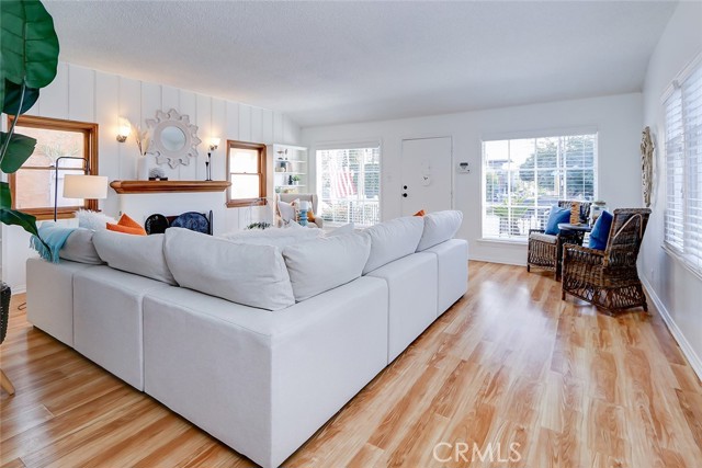 533 13th Street, Manhattan Beach, California 90266, 2 Bedrooms Bedrooms, ,1 BathroomBathrooms,Residential,Sold,13th,SB23018975