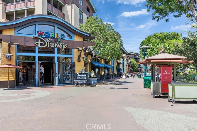 823 104 Anaheim Boulevard, Anaheim CA: https://media.crmls.org/medias/58dffd06-3519-4262-a600-938a12ac3666.jpg