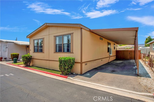 350 S Willow Avenue, Rialto CA: https://media.crmls.org/medias/58e065fe-8a22-424a-a889-207e2f80be0f.jpg
