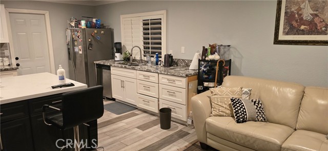 Detail Gallery Image 6 of 10 For 966 N Ironwood Ave, Rialto,  CA 92376 - 3 Beds | 2 Baths
