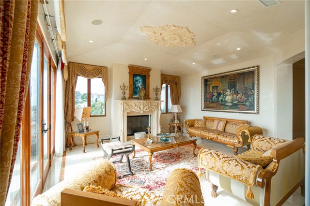 Detail Gallery Image 9 of 54 For 30057 via Victoria, Rancho Palos Verdes,  CA 90275 - 4 Beds | 5 Baths