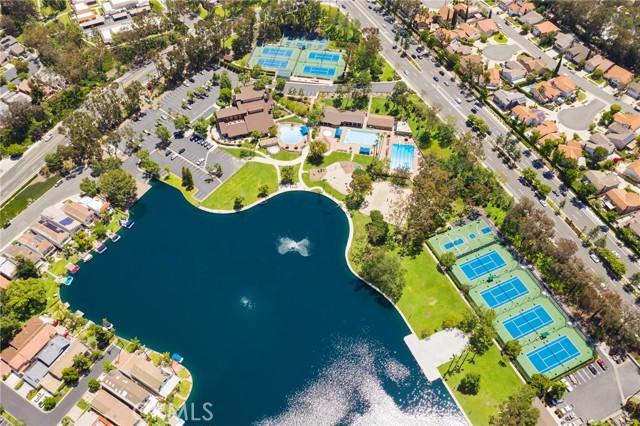 21572 Via Invierno, Lake Forest CA: https://media.crmls.org/medias/58e23f67-a3c2-47e7-8d34-2860f65c70dd.jpg