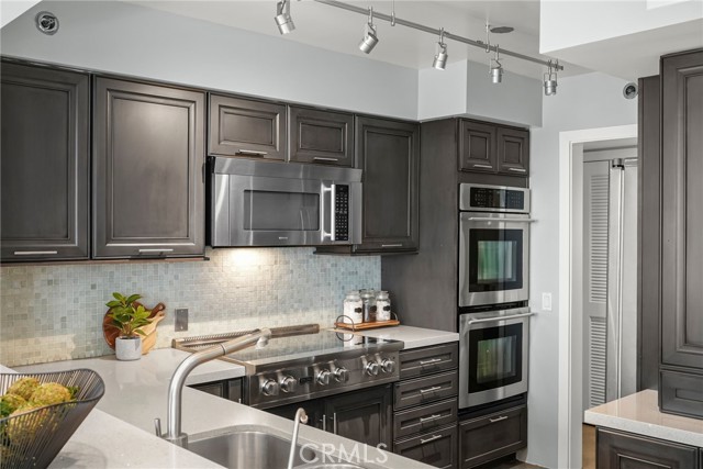 Detail Gallery Image 32 of 66 For 222 Monterey Rd #1203,  Glendale,  CA 91206 - 2 Beds | 2 Baths