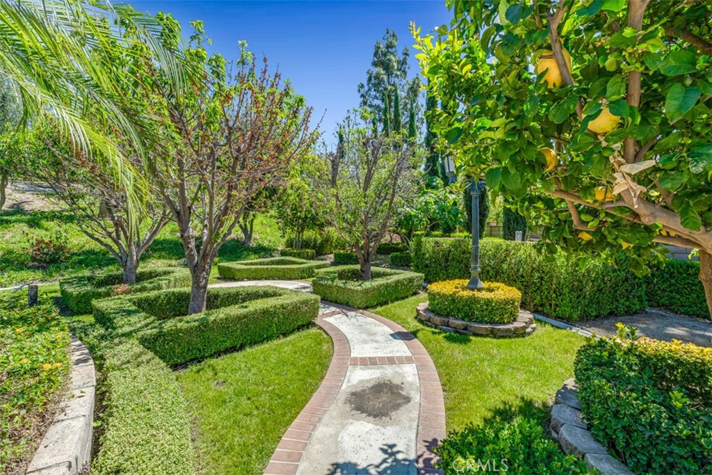 https://media.crmls.org/medias/58e34cb0-ab47-4b66-85ce-ee5d8963ee3a.jpg?preset=X-Large