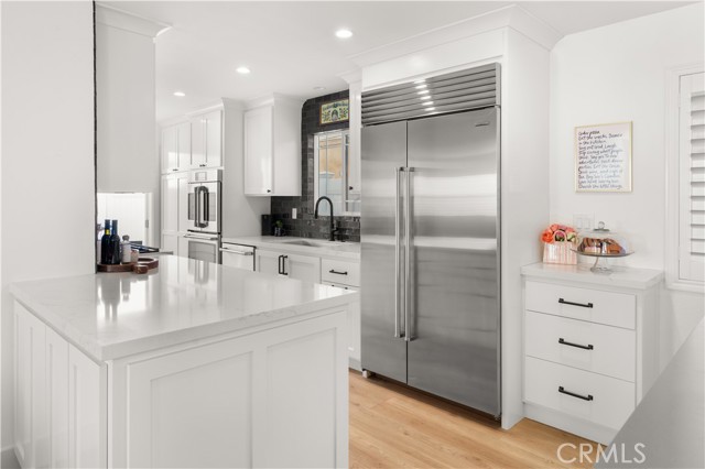 Detail Gallery Image 10 of 60 For 315 Lugonia St, Newport Beach,  CA 92663 - 4 Beds | 4 Baths