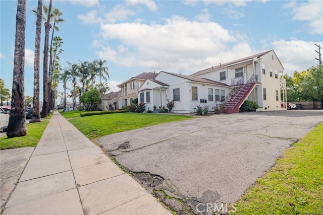 Detail Gallery Image 2 of 32 For 676 W Glenoaks Bld #C,  Glendale,  CA 91202 - 2 Beds | 1 Baths