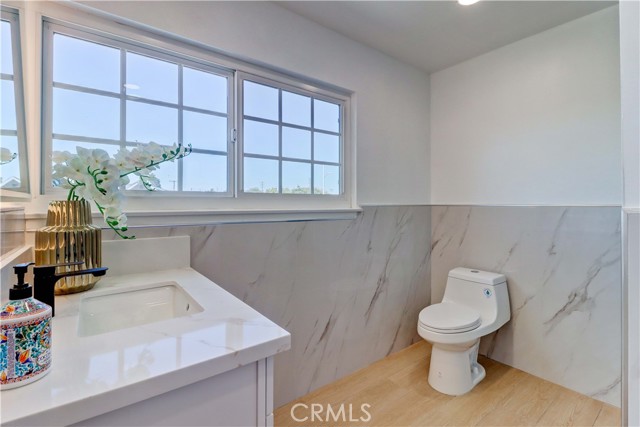 11428 Snowdrop Avenue, Fountain Valley CA: https://media.crmls.org/medias/58e441ee-94e5-4ddc-a84e-04ee1b56fd7f.jpg