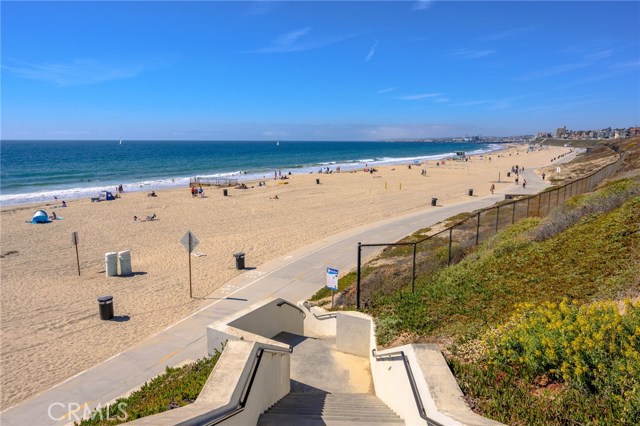 201 Calle Miramar, Redondo Beach CA: https://media.crmls.org/medias/58e4551b-8071-4e0c-abad-b05136c1dea4.jpg